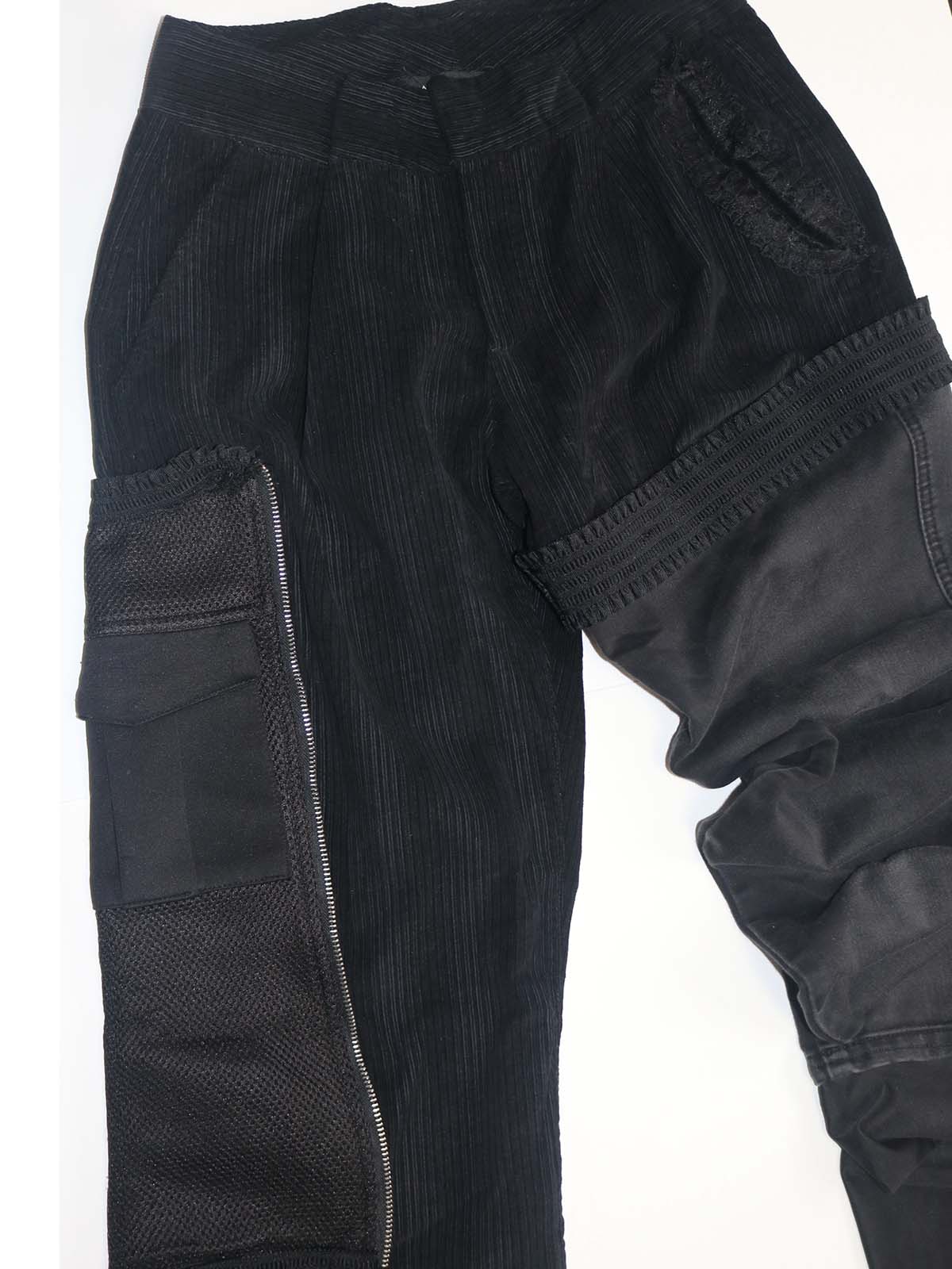 ASYMMETRICAL SLIM/WIDE STACKED RUFFLE PANTS